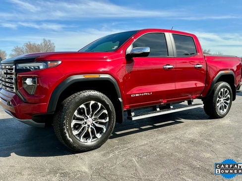 Used 2023 GMC Canyon Denali image 7