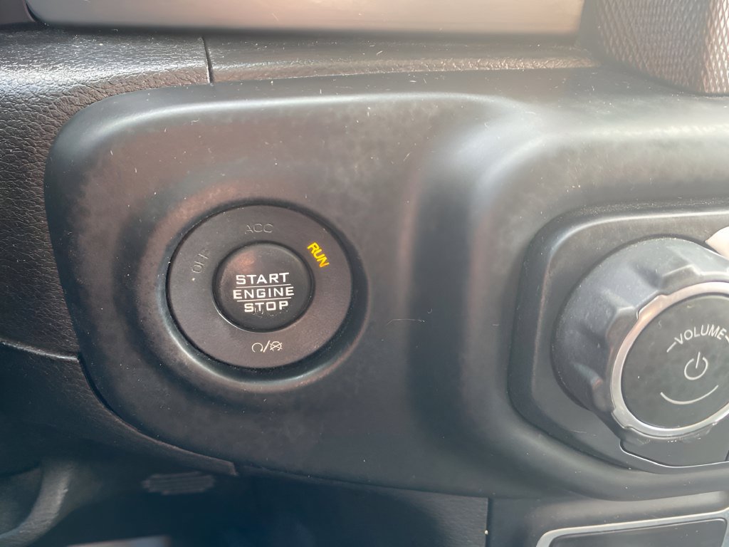 Used 2019 Jeep Wrangler Unlimited Sahara w/ Advanced Safety Group AWD/4WD image 13
