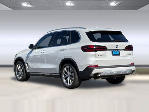 Used 2024 BMW X5 xDrive40i w/ Premium Package AWD/4WD image 3
