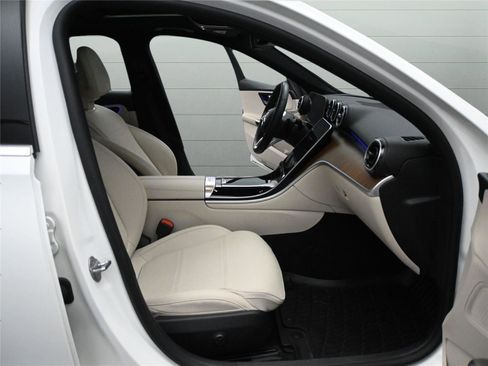 Used 2023 Mercedes-Benz C 300 4MATIC Sedan image 22