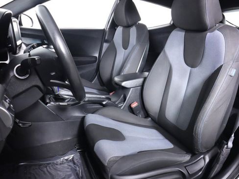 Used 2019 Hyundai Veloster 2.0 FWD image 33