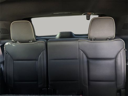 Used 2023 GMC Yukon SLT w/ SLT Premium Package image 20