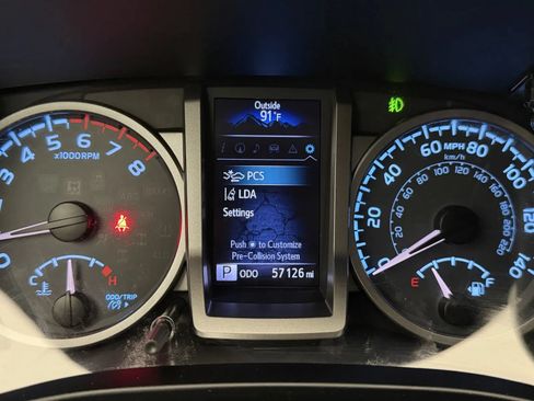 Used 2018 Toyota Tacoma SR5 w/ SR5 Appearance Package (SM) AWD/4WD image 13