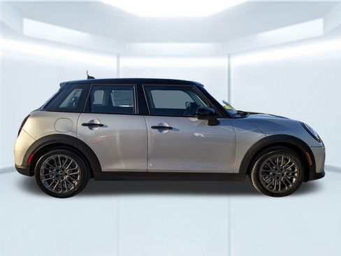 New 2026 MINI Cooper 4-Door Hardtop FWD image 6