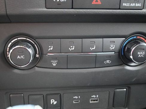 Used 2024 Nissan Frontier SV w/ Technology Package image 34