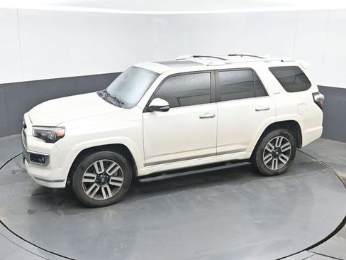 Used 2018 Toyota 4Runner Limited AWD/4WD image 20