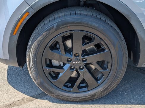 Certified 2023 Kia Sorento S AWD/4WD image 15