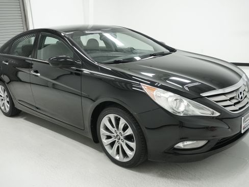 Used 2011 Hyundai Sonata SE image 3