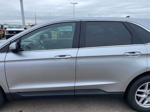 Used 2023 Ford Edge SEL image 35