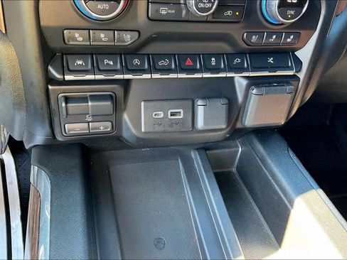 Used 2020 Chevrolet Silverado 1500 High Country w/ Technology Package AWD/4WD image 33