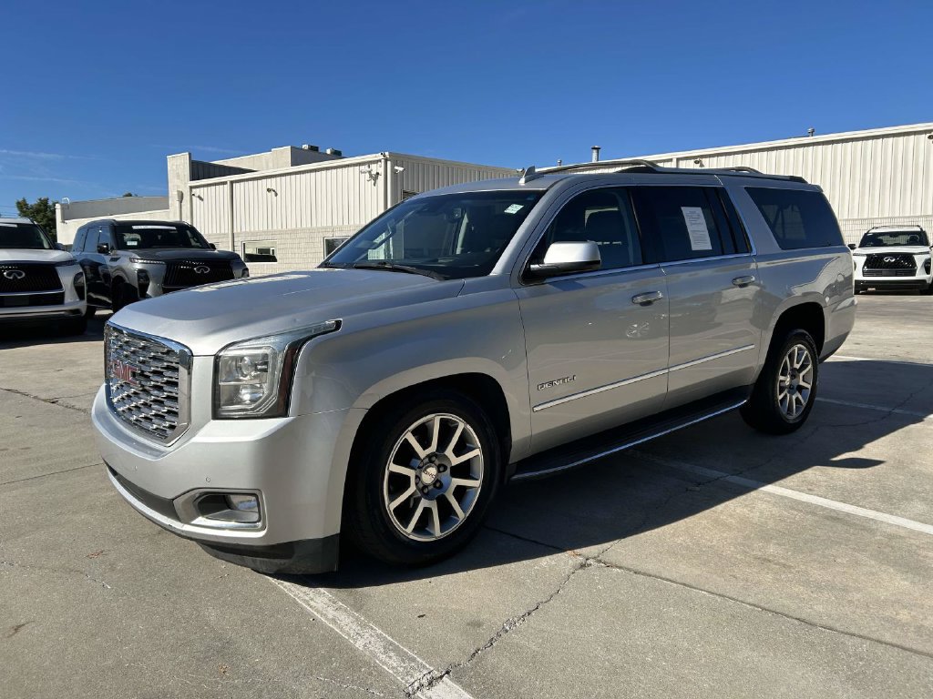 Used 2020 GMC Yukon XL Denali AWD/4WD image 9