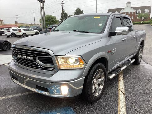 Used 2019 RAM 1500 Laramie RWD image 2