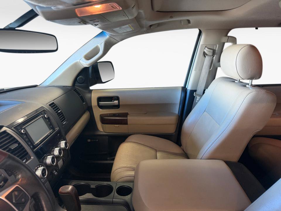 Used 2016 Toyota Sequoia Platinum AWD/4WD image 32