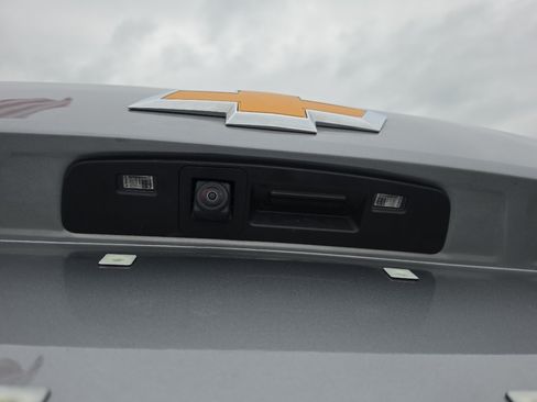 Used 2025 Chevrolet Trax LT FWD image 16