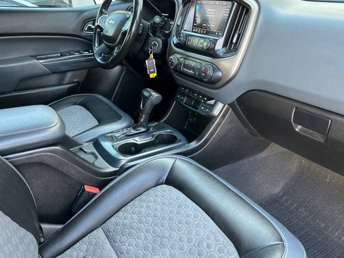 Used 2019 Chevrolet Colorado Z71 AWD/4WD image 18