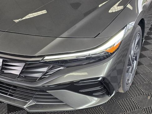 New 2026 Hyundai Elantra Limited FWD image 9