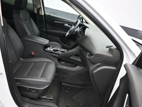 Used 2023 Buick Envision Essence image 9