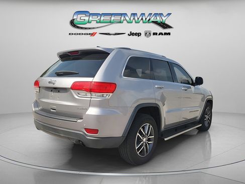 Used 2018 Jeep Grand Cherokee Laredo image 3