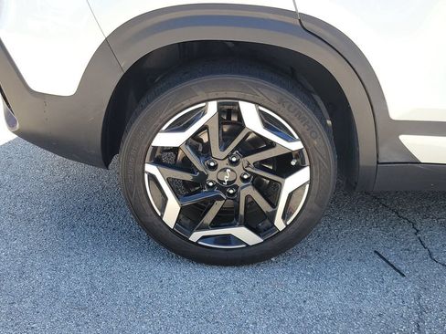 Certified 2024 Kia Seltos SX w/ SX Sunroof Package AWD/4WD image 11