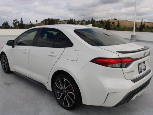 Used 2020 Toyota Corolla XSE image 5