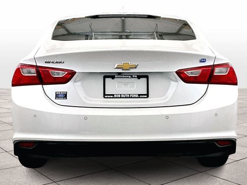 Used 2017 Chevrolet Malibu Hybrid w/ Leather Package image 5