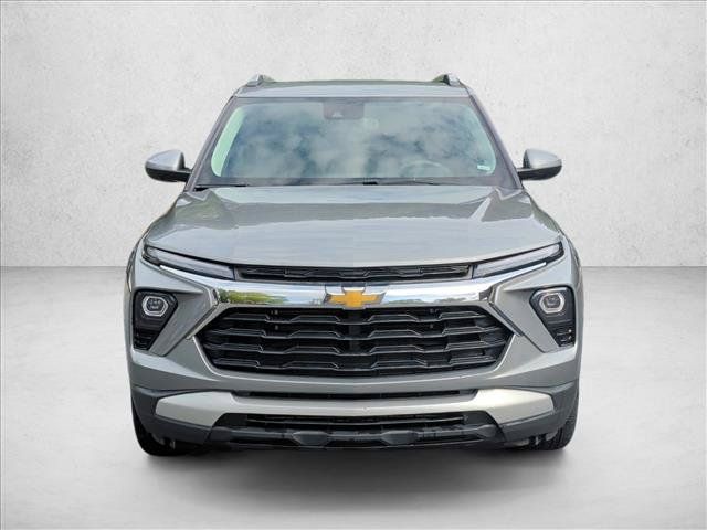 Used 2024 Chevrolet TrailBlazer LT FWD image 2