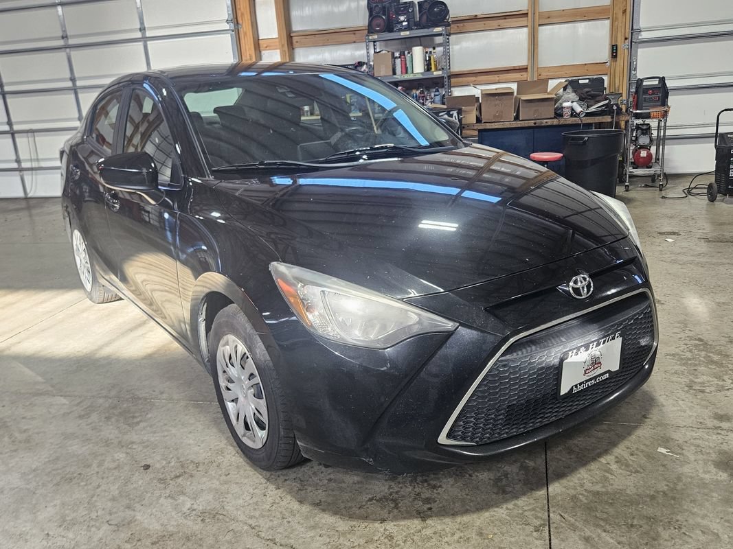 Used 2019 Toyota Yaris L FWD image 13
