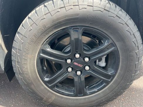 Used 2023 GMC Acadia AT4 image 15