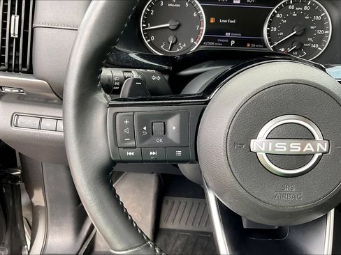 Used 2022 Nissan Pathfinder SL FWD image 11