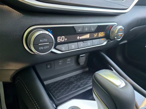 New 2025 Nissan Altima 2.5 SL image 24