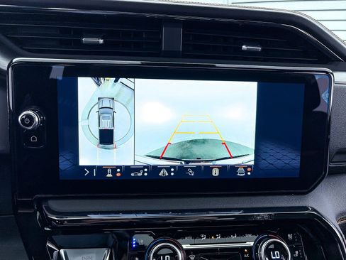 Used 2024 GMC Sierra 1500 AT4 w/ Technology Package image 37