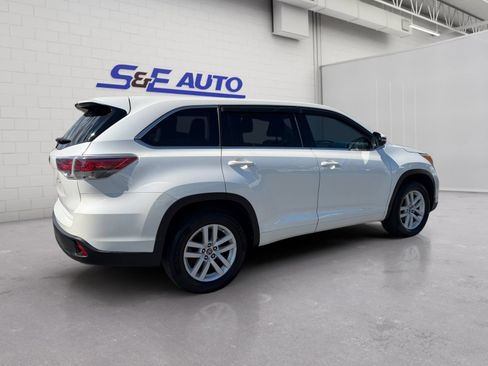 Used 2016 Toyota Highlander LE FWD image 4