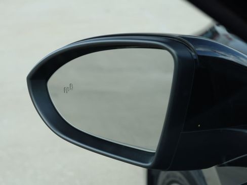 Used 2024 Volkswagen Jetta SE FWD image 9
