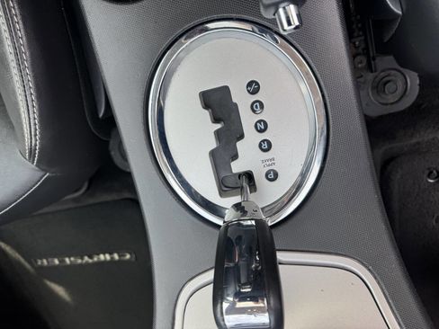 Used 2009 Chrysler Sebring Limited image 24