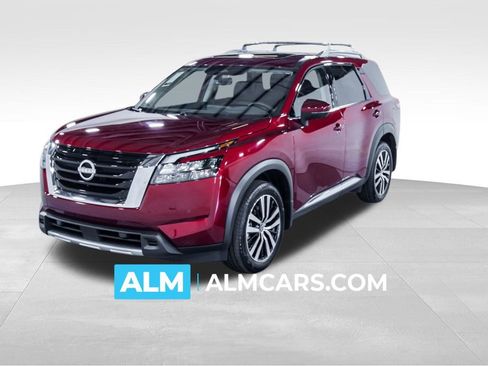 Used 2025 Nissan Pathfinder Platinum w/ Cargo Package AWD/4WD image 1