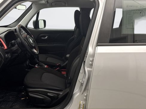 Used 2018 Jeep Renegade Trailhawk w/ Cold Weather Group II image 11