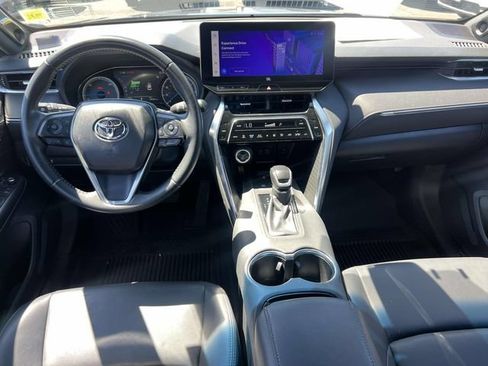 Used 2023 Toyota Venza XLE AWD/4WD image 13