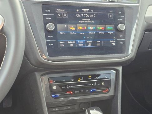 Used 2023 Volkswagen Tiguan SE image 24