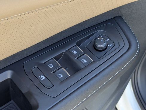 New 2026 Volkswagen Atlas Cross Sport SE image 13