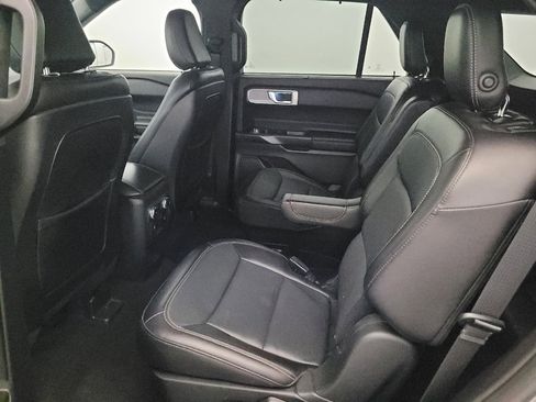 Used 2020 Ford Explorer Limited image 18