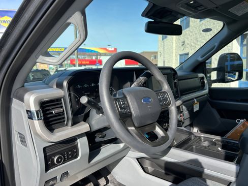 New 2026 Ford F550 4x4 Crew Cab w/ XLT Value Package image 47