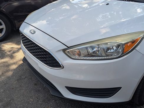 Used 2018 Ford Focus SE FWD image 4