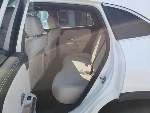 New 2025 Mercedes-Benz GLA 250 4MATIC image 12