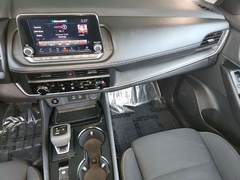 Certified 2025 Nissan Rogue S FWD image 17