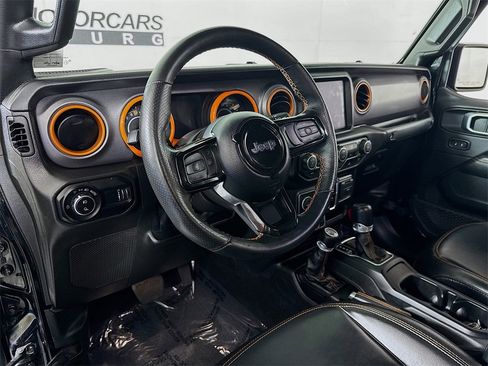 Used 2023 Jeep Gladiator Mojave w/ Cold Weather Group image 9