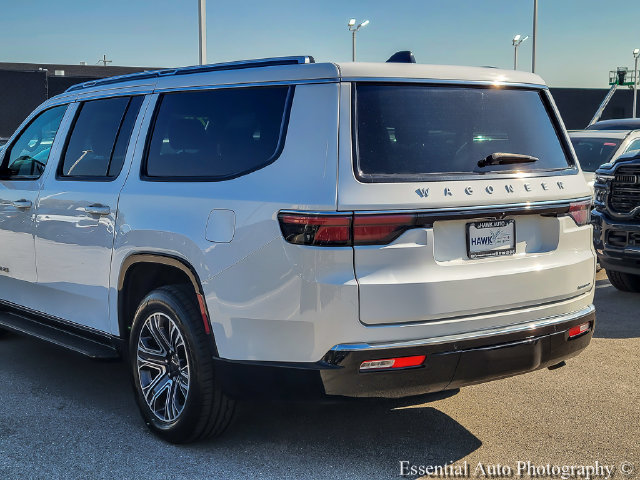 Used 2024 Jeep Wagoneer L Series II AWD/4WD image 6