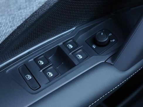 New 2025 Volkswagen Tiguan S image 17