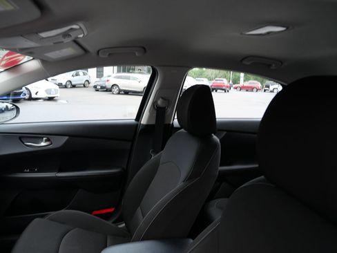 Used 2021 Kia Forte LXS FWD image 11