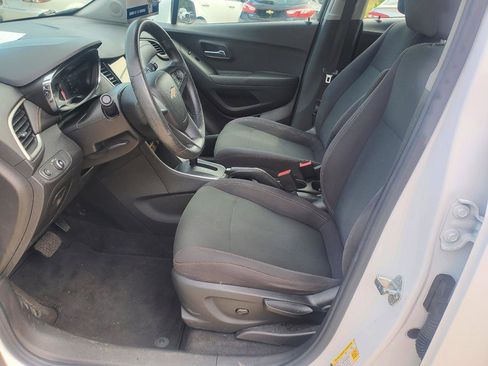 Used 2018 Chevrolet Trax LS FWD image 15