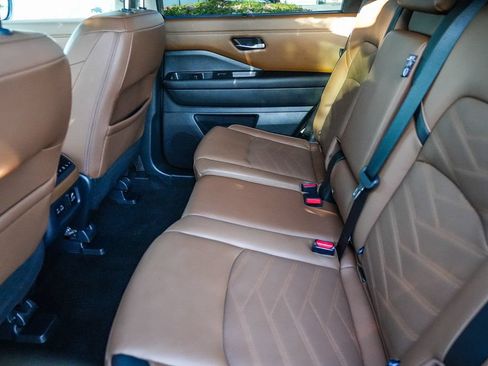 Used 2024 Nissan Pathfinder Platinum w/ Cargo Package FWD image 19